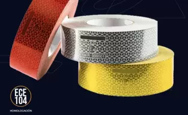 Cinta reflectante V 23 Blanca continua Oralite VC 104 por metros homologada para camiones y vehículos de grandes dimensiones.