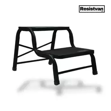 Peldaño metálico doble Resistvan en color negro para caravanas, autocaravanas y camper.