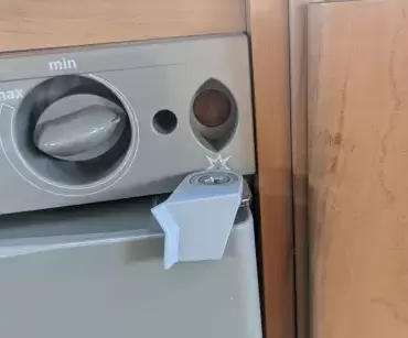 Recambio cierre frigorífico compatible Dometic de caravanas, autocaravanas y camper.