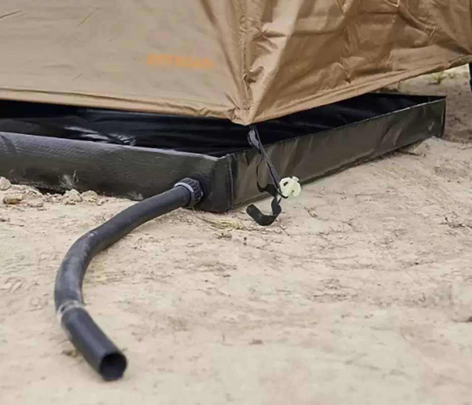 Cabina Ducha pórtatil plegable con luz Led y suelo rígido de PVC para camper y 4x4 overland.