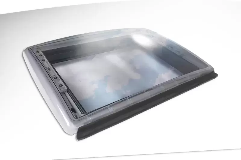 Claraboya 700x500 Roofstar 7 ultra plana para caravanas, autocaravanas y camper.