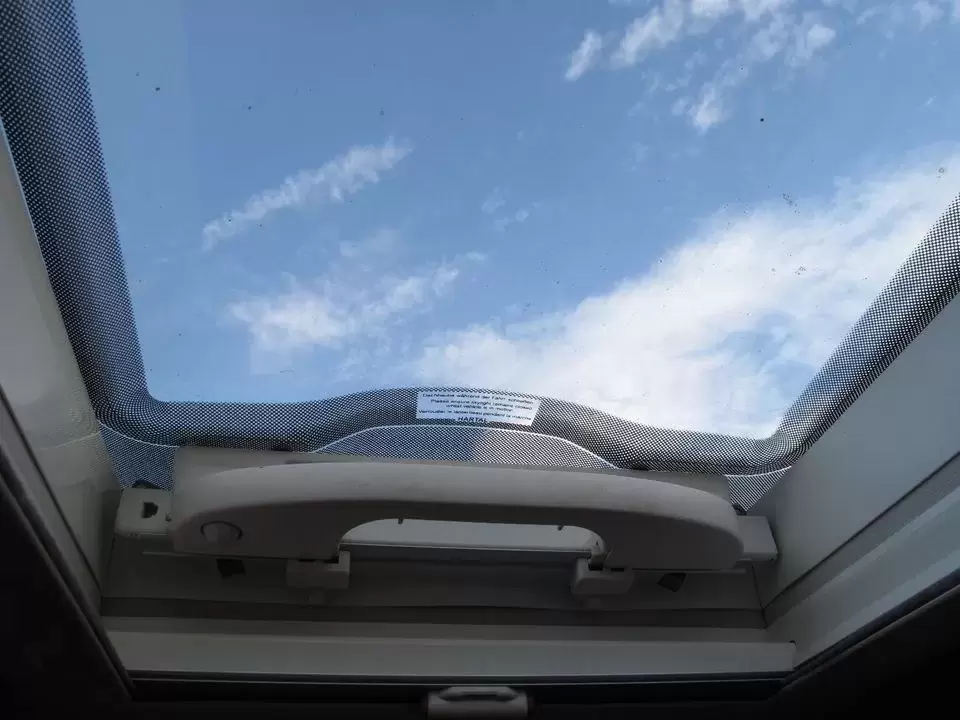 Claraboya completa Hartal Multi 700x450 para autocaravana, caravana y camper.