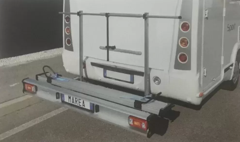 Porta motos GOLDSCHMITT MAREA PLEGABLE CON EXTENSION PARA CHASIS ALKO  para autocaravana.